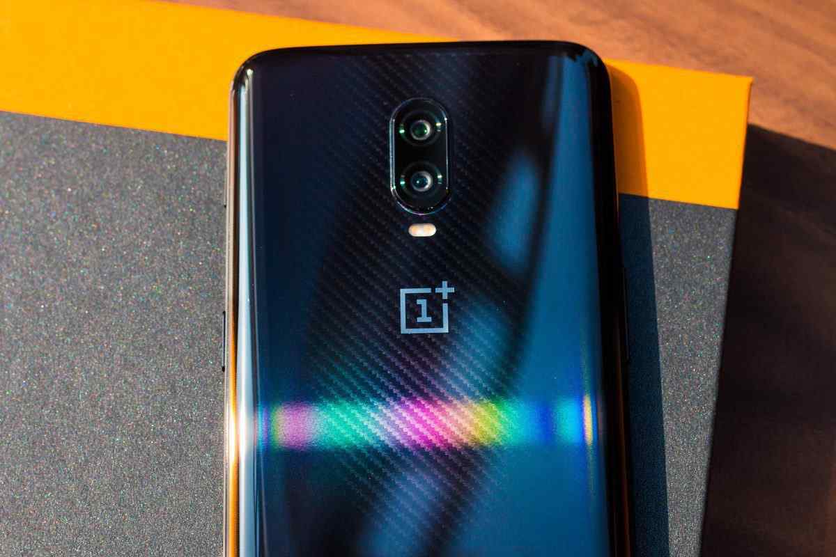 OnePlus 6T McLaren Edition Review: Dashing Looks and Faster Warp Charging