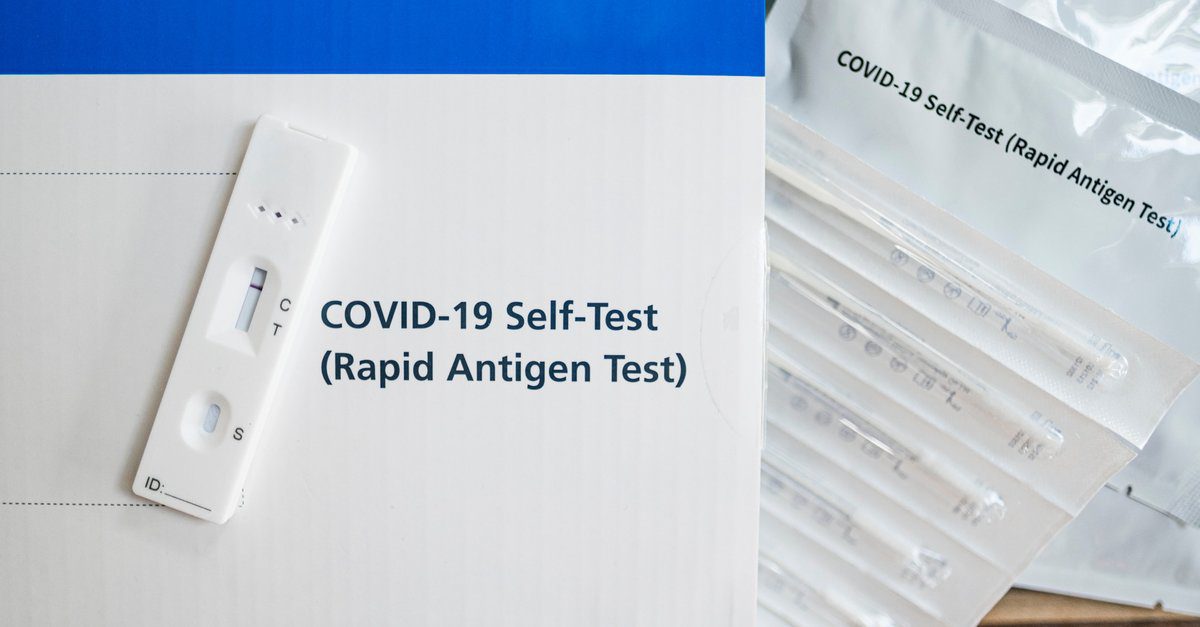 Köp SARS-CoV-2 Corona Rapid Tests: Nasal & amp;  Spyttester snabbt & amp;  beställa billigt