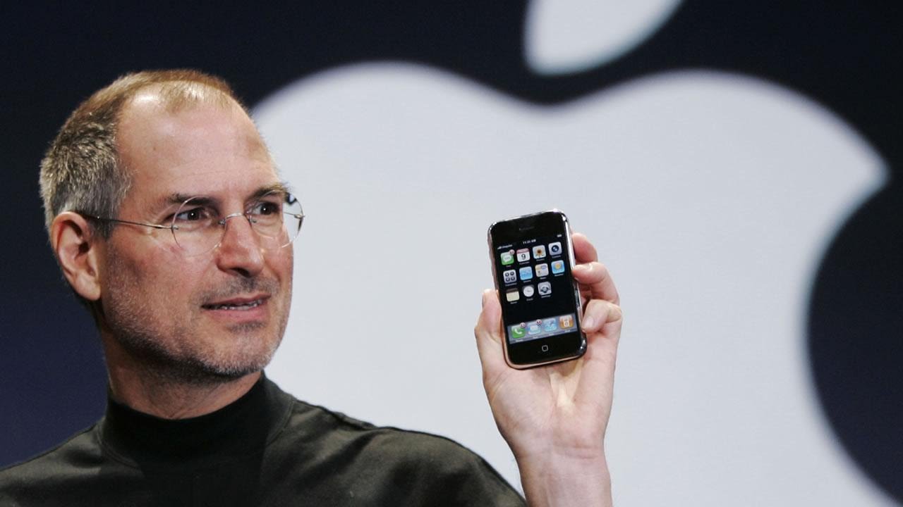 iPhone, som Apple inte introducerade, dök upp i Steve Jobs e-post